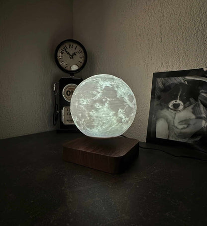 Floating lamp, the moon